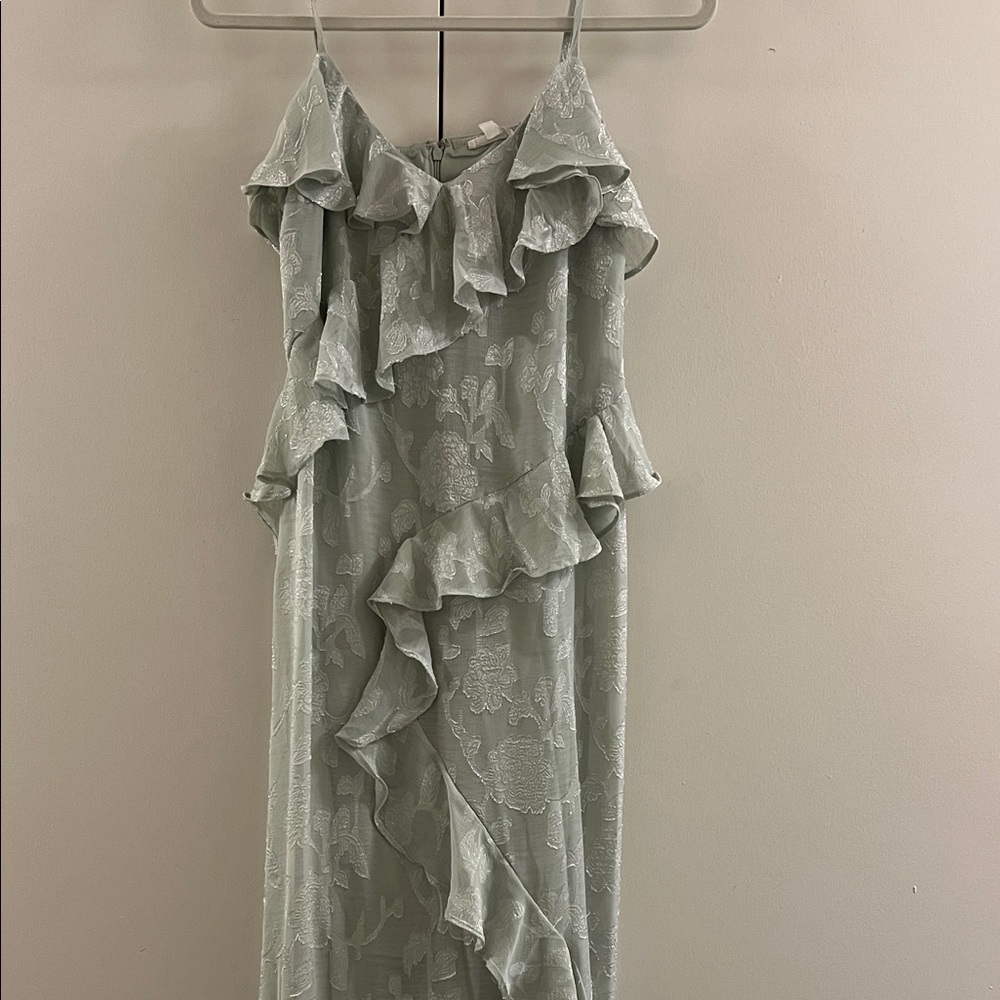 Chic Asymmetrical Ruffled Dress in Soft Gray